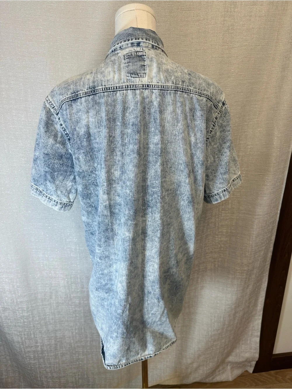 Levi's Men’s Y2K Vintage Light Blue Acid Wash Short-Sleeve Denim Button-Up